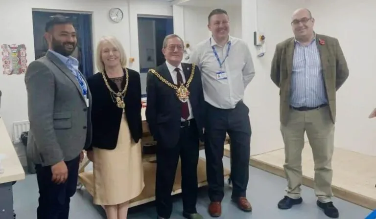 Group photo of electrical instructor worcester centre