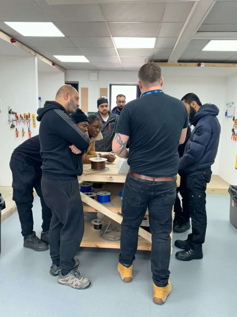 Small Group Wiring Tutorial – Electrician Course Worcester